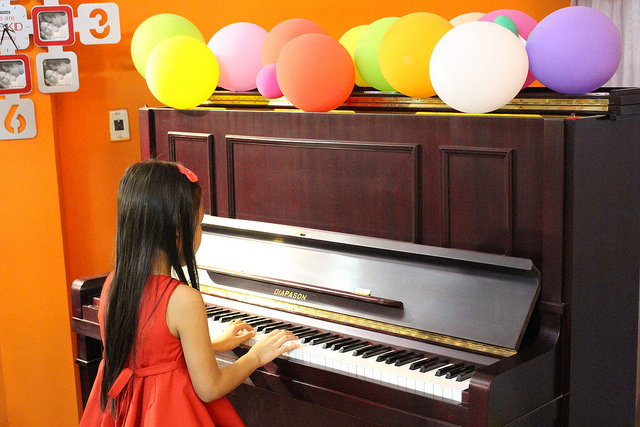 Khi quyết định cho bé học đàn piano cha mẹ cũng cần phải ghi nhớ rất nhiều vấn đề